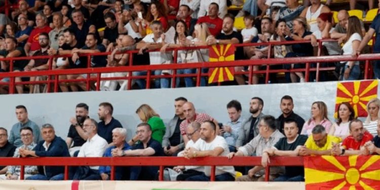 “Kjo që ndodhi në Kumanovë, nuk është konflikt shqiptar-maqedonas, por përballje mes urrejtjes dhe arsyes, mes ideologjive të errëta dhe…”! / Refleksionet e intelektualit të njohur nga Shkupi