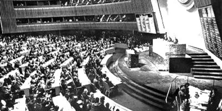 “Në një pritjen e dhënë nga komunistët rumunë, kur Hrushovi i mori shokët e tij të vjetër për krahu, për të bërë një bisedë me ta, u afrua dhe Mehmet Shehu, por atij…”/ Incidenti i panjohur në OKB, në vitin 1960