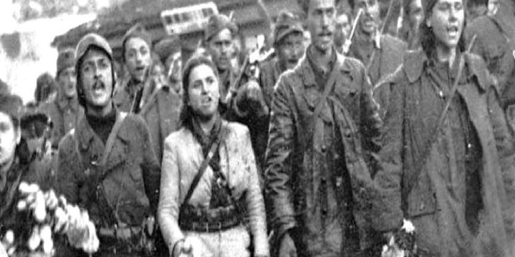 “Enver Hoxhën unë e kam njohur shumë herët, në vitet e luftës, por nuk e mendoja kurrë, që do të shndërrohej në diktator, kurse për portretin e tij…”/ Dëshmia e rrallë, e kompozitores së njohur, Dhora Leka