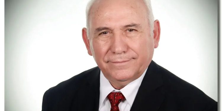 “Ministri Mbrojtjes nuk ju përgjigj pyetjeve të ushtarakëve dhe për 15 minuta na solli aty Presidentin Alia, të cilit kur i kërkuan llogari; se pse u tradhtua Enver Hoxha, ai…”! / Dëshmia e ish-oficerit madhor