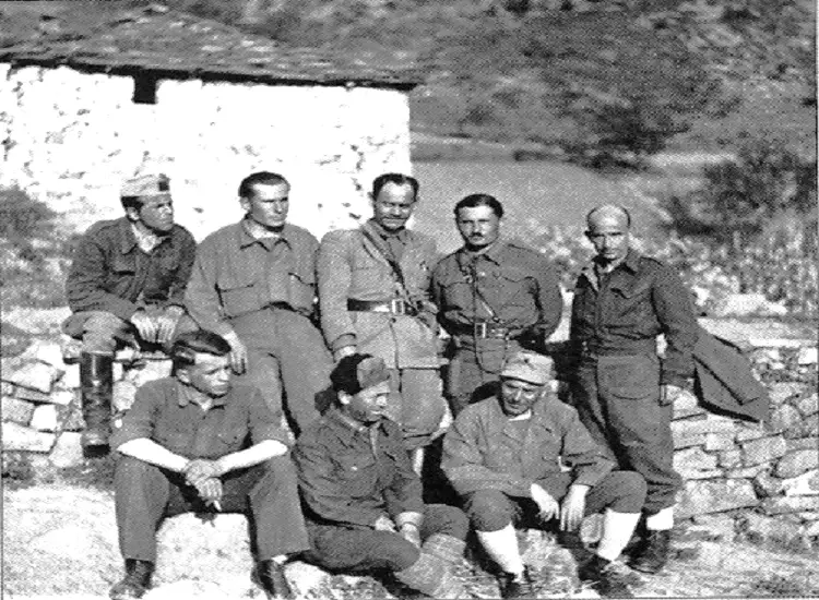 “Në korrikun e 1943-it, në Voskopojë, u takova për herë të parë me Enver Hoxhën, ai binte në sy nga tjerët, se ishte i veshur shumë mirë, dhe tepër simpatik, por…”/ Dëshmia e rrallë e Dhora Lekës!