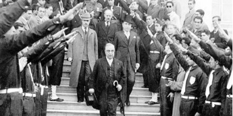 Para fillimit të luftës italo-greke, qeveria e Metaksait internoi mijera burra dhe djem çamë në ishujt e Egjeut, ku atje ata…/Ana e panjohur e trajtimit të popullsisë çame në Greqi