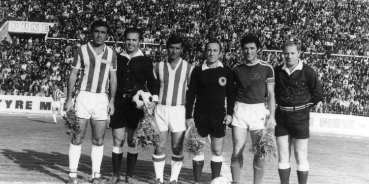 “Në hotelin ku ishim akomoduar, erdhi një ansambël nga Meksika me vajza të bukura e, djemtë tanë u dashuruan me to dhe një natë, ata…..”! / Aventura e panjohur e futbollistëve shqiptarë në Pekin