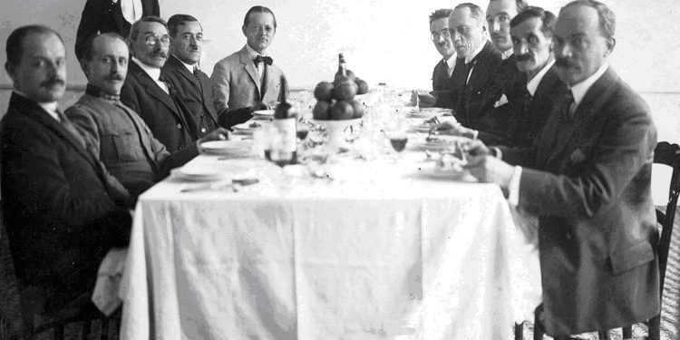 “King Zog told him: ‘We import 34 million francs from Italy; we must break away from the Italian tutelage. Fight, Mr. Asllani, so that we can connect with Czechoslovakia, Germany, because…'” / The unknown side of Albanian diplomacy