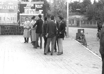 “At the clock tower, an armed soldier stood vigilant, along with several beautiful young girls, garment workers, held by the pinky finger, behind the statue of Stalin…”/The 60-day adventure of the Frenchman in Albania, in 1964