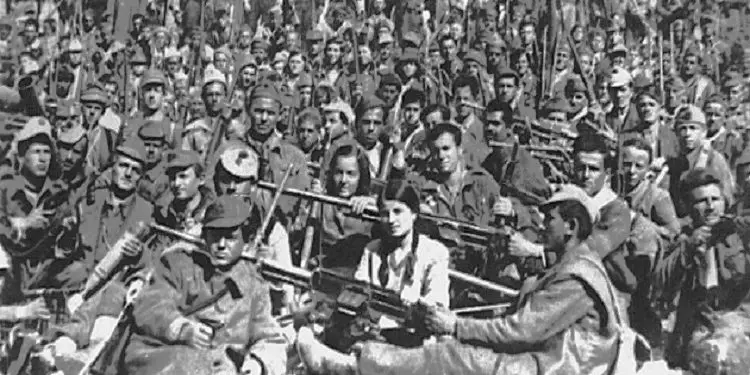 “Kur Nezir Muzhaqi, u informua për plaçkitjen e fshatit Polis nga Brigada e Parë, u del para në Qafë Dardhë dhe i thotë Mehmet Shehut…”/ Ana e panjohur e “Luftës Nacionalçlirimtare” në Librazhd