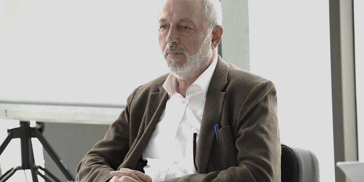 “Dosja e Martin Camajt, s’është autentike, ajo paraqet shenja të qarta manipulimi dhe fabrikimi dokumentare, me qëllim përbaltjen dhe…”/ Refleksionet e Selami Zallit, për poetin dhe studiuesin e njohur