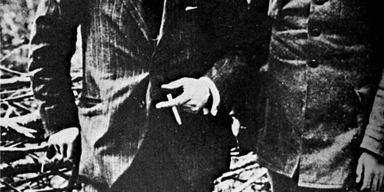 Si u organizua nga NKVD-ja vrasja e Trockit, kundërshtarit të stalinizmit, që jetonte ekzilin në Meksikë dhe si u mbajt sekret edhe mbi pllakën e varrit në Moskë, emri atentatorit, pasi vuajti 20 vite burg?!