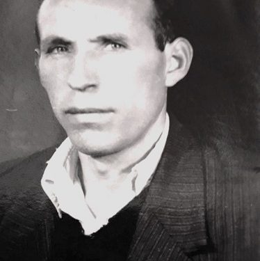 “Në ‘76-ën, kur e arrestuan Haxhi Balliun, Refatin e thërresin në Degën e Brendshme të Librazhdit, ku e torturojnë dhe i kërkojnë të dëshmojë për Haxhiun…” / Historia e trishtë e familjes Dosku