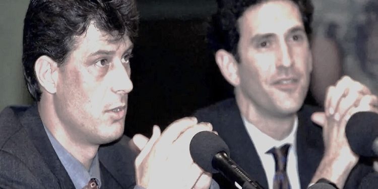 “Me kërkesën e diplomatëve perëndimorë, Kadare doli publikisht në mbrojtje të procesit të Rambujesë dhe kur Thaçi e pyeti, në se…”/ Refleksionet e publicistit të njohur, për marrëveshjen e famshme