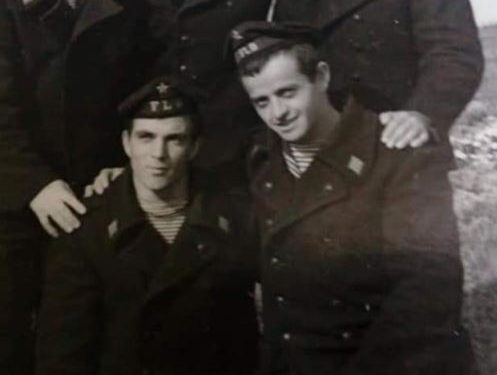 “Kur lundronim në thellësi në perëndim të Sazanit në thellësinë 40 metra, nëndetësja filloi të zhytej, por komandanti na tha se…”/ Dëshmia e rrallë e ish-oficerit të Bazës së Pashalimanit, Mëhill Marku