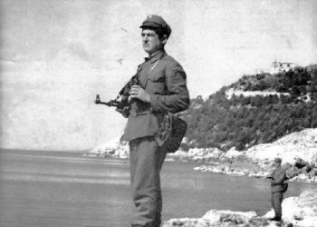 “The border patrol boat stopped 500 meters near me, it didn’t spot me, I kept swimming until dawn, when a foreign tourist ship saw me and…” / The rare testimony of the “Voice of America” journalist who escaped in ’85!