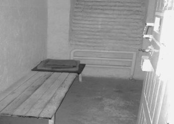 “Kur Enver Hoxha u strehua te shtëpia e Miftar Hoxhës në Mirakë, shpëtoi pa u kapur nga gjermanët, pasi komandanti i Ballit, Ali Cekani, e njoftoi Miftarin…”! / Si vdiq në burg, njeriu që i shpëtoi jetën Enverit