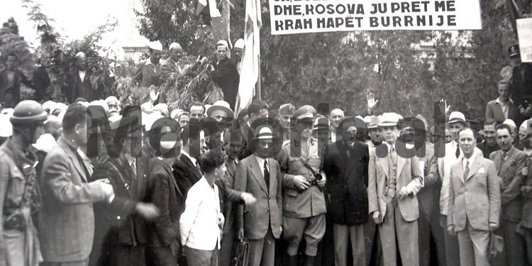 “Akademikët e historianët tanë, si Xhelal Gjeçovi me shokë, vazhdojnë dhe ecin mbi binarët e shtrembër që vetë kanë shtruar gjatë diktaturës…”?! / Refleksionet e publicistit të njohur nga SHBA-ës