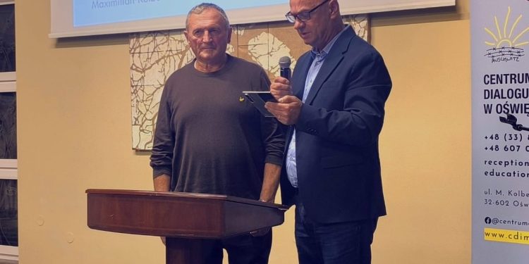 Në Krakov të Polonisë, Fondacioni gjerman “Maximilian Kolbe”, nderon me ‘Çmimin e Mirënjohjes’, Zenel Drangun, një nga heronjtë e rezistencës antikomuniste të Shqipërisë