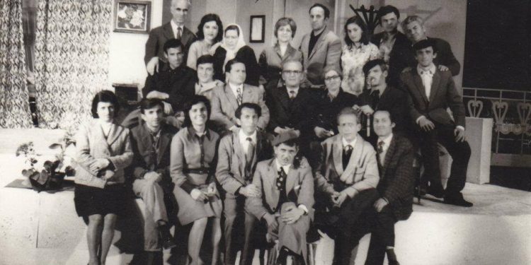 “Tre muaj pas mbarimit të filmit ‘Fije që priten’, ku mua më dhanë rolin që kishte pasur Bert Ndrenika, u takuam bashkë te lulishtja para ‘Dajti’-t dhe ai…”/ Dëshmia e e rrallë aktorit të teatrit e kinematografisë