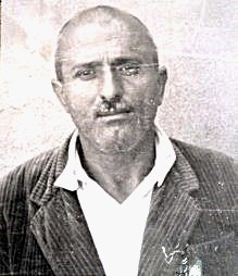 “Babai i tij, ish-oficer i Mbretit Zog dhe komandant i xhandarëve ballistë gjatë luftës, ka luftuar kundër partizanëve dhe pas çlirimit, si kriminel lufte, është vrarë nga…”/ Historia e panjohur e Musa Sinës