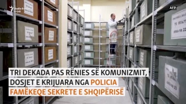 “Rreth viteve ’80-të, aktori i njohur me famë botërore, Bud Spencer, ka qëndruar në hotel ‘Adriatik’ në Durrës dhe filmat e tij…”/ Ekspozita e rrallë “Turistët e përgjuar”, e dy vajzave durrsake