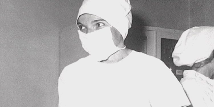 “Në ’91-in, replikova me Haxhi Lleshin, se qëlloi me armë një person që u fut te vila e tij, më pas, më këcënuan pesë herë me vdekje, aq sa Azem Hajdari…”/ Dëshmia e rrallë e kirurges dhe deputetes së njohur