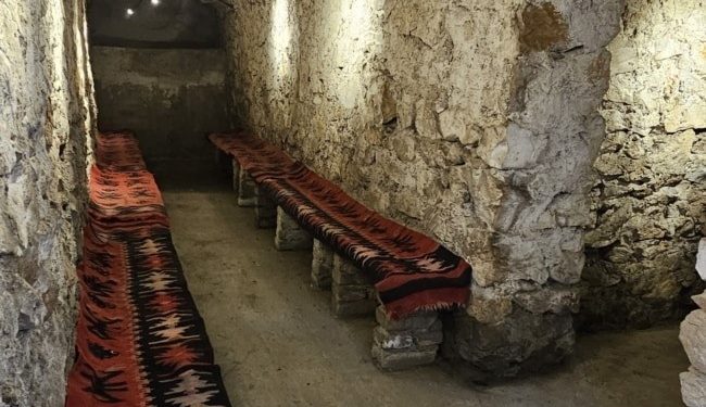 “Rreth viteve ’80-të, aktori i njohur me famë botërore, Bud Spencer, ka qëndruar në hotel ‘Adriatik’ në Durrës dhe filmat e tij…”/ Ekspozita e rrallë “Turistët e përgjuar”, e dy vajzave durrsake