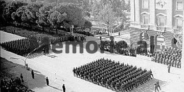 “Tre javët e fundit të provave për paradën e 29 nëntorit i bëmë në fushën e aviacionit në Laprakë, ku kryeministri Mehmet Shehu, na tha se Beqir Balluku dhe Petrit Dume…”/ Dëshmia e mësuesit Ali Buzra nga Librazhdi