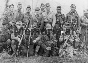 “Është thënë, se letra i shkoi me vonesë komandantit të Brigadës, Shefqet Peçit, por në të vërtetë, ai e mori…”/ Historia e panjohur e masakrës së Buzë-madhes, ku u vranë 21 burra të pafajshëm, shtator ‘43