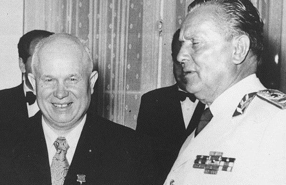 “Më 15 dhjetor ‘61, Moska rekomandonte që në Tiranë të mbahej përfaqësia e forcave ushtarake të vendeve socialiste, por…”/ Dokumentet e reja mbi prishjen e miqësisë së Enver Hoxhës me Kremlinin