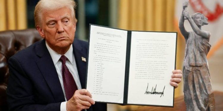 “Anë e mbanë kontinenteve dhe brezave të kaluar të njerëzimit, komunizmi ka sjellë shkatërrim dhe jetë njerëzish, 100 milionë të vrarë…”/ Presidenti Trump, shpall zyrtarisht javën e Antikomunzimit