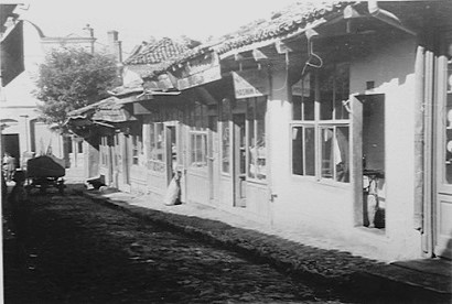 “Edhe pse Pjetër Bogdani kishte vdekur, ai u zhvarros nga osmanët dhe u hodh si ushqim qensh në mes të sheshit të Prishtinës, pasi…”/ Historia e panjohur e kryeqytetit të Kosovës, sipas historianit Namani