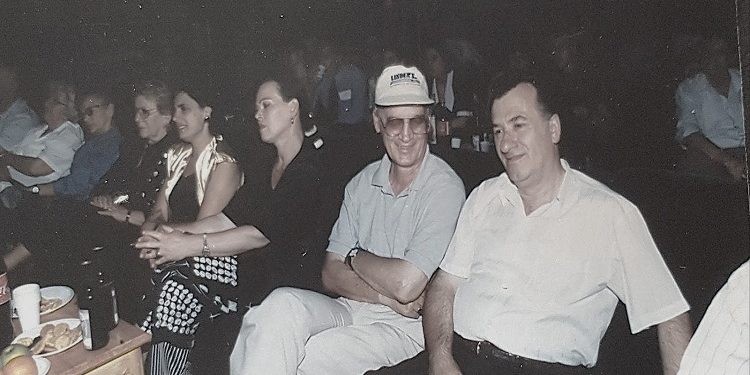 “Babanë e vranë pas shpine shokët e tij partizanë, po ashtu edhe vëllanë tim ushtarak në 1970-ën, pasi e detyruan të vriste një deputet që do arratisej në ’63-in…”/ Dëshmia e rrallë e Limoz Dizdarit