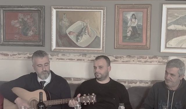 “Ne kemi mësuar shumë nga xhaxha Nashoja dhe Papa Viktori, dy emblema të serenatave korçare, perla të cilat…”/ Dëshmia e rrallë e Devi Becollit, artistit që bën krenar zonën e Devollit