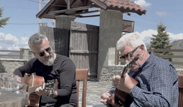 “Ne kemi mësuar shumë nga xhaxha Nashoja dhe Papa Viktori, dy emblema të serenatave korçare, perla të cilat…”/ Dëshmia e rrallë e Devi Becollit, artistit që bën krenar zonën e Devollit