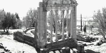 “Stefanaq Pollo nuk po e shkruan drejt historinë, Apollonia që simbolizon një pushtim të huaj, te ne vihet kudo, rrezik dhe Fierin do e quajnë Apollonia…”/ Letra e panjohur për Enver Hoxhën, në 1972-in