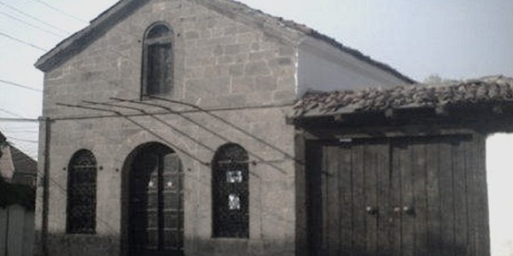 “Edhe pse Pjetër Bogdani kishte vdekur, ai u zhvarros nga osmanët dhe u hodh si ushqim qensh në mes të sheshit të Prishtinës, pasi…”/ Historia e panjohur e kryeqytetit të Kosovës, sipas historianit Namani