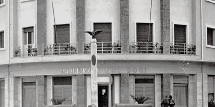 “Spiunllëku i fundit i bërë nga ambientet e Hotel ‘Vollgës’, është filmimi i shkuljes së bustit të Enver Hoxhës në 20 shkurt 1991, që u bë shkak edhe për arrestimin e…”/ Historia e panjohur e hotelit të famshëm