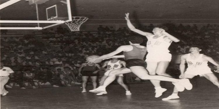“Në qershor 1965, Federata e Basketbollit bën një nga padrejtësitë më të mëdha që njihte sporti shqiptar: vendos që finalja ‘Vllaznia’- ’17 Nëntori’ të zhvillohej në…”/ Refleksionet e gazetarit të njohur sportiv