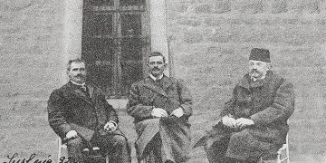 “Dërguan kartë dhe më Paris, kur në fund të ‘919 më Vlorë, kishte ardhur një që thosh se ish i dërguarë i vetë presidentit amerikan Uillsonë, dhe më shtëpinë e…”/ Kujtimet e ish-firmëtaritë të Pavarësisë