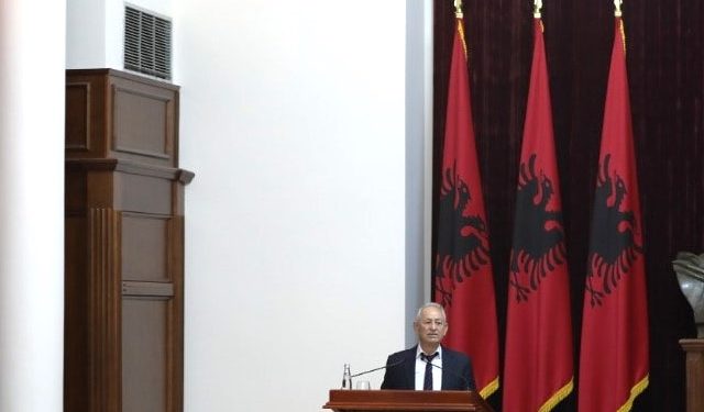 “Në letrën që ai i dërgon Fehim bej Zavalanit, një nga organizatorit kryesor të Kongresit të dytë të Manastirit, në mes të tjerash i kërkon që alfabeti…” / Historia e panjohur e atdhetarit Llambi Kotta