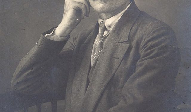 “Shtëpinë dhe tokën e tij afër Drini të Zi, e ka ‘blerë’ Mitre Radozhda, një nga zyrtarët me ‘autoritet’ në komunën e Strugës…”/ Historia e panjohur e Dr. Ali Murtezait, firmëtar i pavarësisë në 1912 në Vlorë