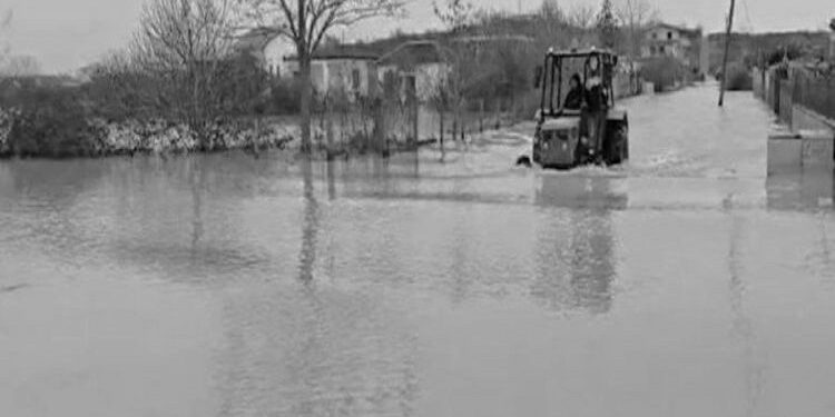 “Nga era e fortë u shemb çatia e repartit në fshatin Risili, ku mbetën të vdekur ushtarët dhe oficerët…”/Zbulohen raportet sekrete për ciklonin apokaliptik që përfshiu Jugun e Shqipërisë, në prill 1970