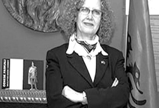 Përtej skulpturës: Floriana Paskali zbulon arkivin e panjohur të atit, nga vargjet në ‘Dielli’, te esetë e viteve ’20-të