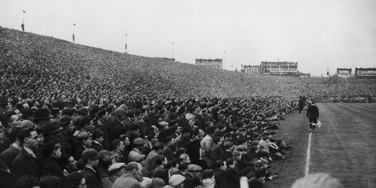“Me ‘Spartak’-un e Moskës që zbarkoi në Tiranë në prillin e ’46-ës, ishin gjashtë lojtarë me ‘Medaljen e Trimërisë’ për kontributin në Luftën e Dytë Botërore…”/ Libri i panjohur i autorit italian, Mario Curletto