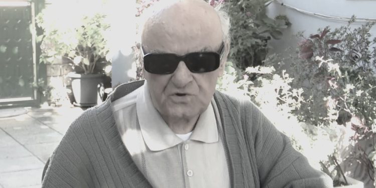 “Enver Hoxha ia preu shqipes gjysmën e gjuhës me gërshanen e ideologjisë së tij të shëmtueme, ngase çdo fjalë e gegnishtes i tingëllonte si…”/ Refleksionet e kantautorit të njohur nga Shkodra