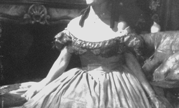 “Ibrahim Tukiçi pinte vetëm ujë të ngrohtë me rujt zanin, kurse sot, shumë këngëtarë të rinj, abuzojnë me alkool e duhan dhe e kanë prishë atë…”/ Biseda e panjohur me soprano e famshme Marie Kraja