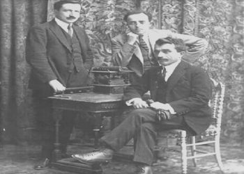 “Në gjyqin e Koci Xoxes, përveç rastit të avokat Myzafer Pipa, që pasi e torturuan me hekur të skuqur e hodhën nga shkallët, u fol dhe për Koço Kotën…”/ Si e mbytën në Burrel, ish-kryeministrin e Mbretit Zog