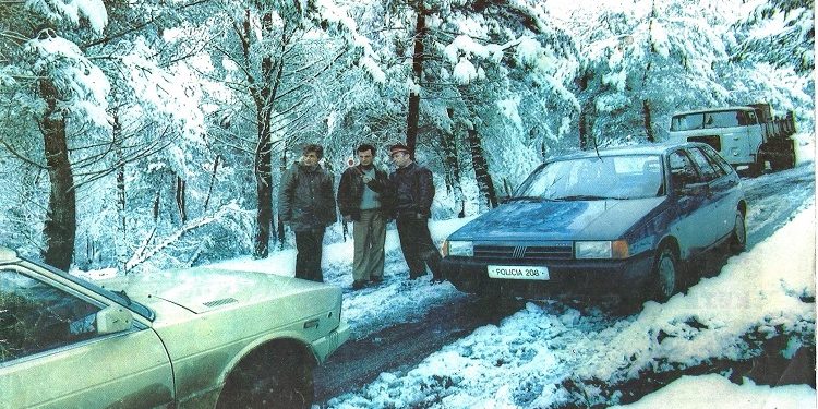 “Ngricat vazhdojnë, – 22 gradë, ushtarët me flluska në duar e këmbë nga të ftohtit, rrugët të bllokuara, nga orteku në Vilë, u gjetën 7 të vdekur, kërkohen 5 të tjerë, në Spaç te kampi…”/ Dokumenti sekret i 15 janarit ‘85