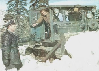 “Ngricat vazhdojnë, – 22 gradë, ushtarët me flluska në duar e këmbë nga të ftohtit, rrugët të bllokuara, nga orteku në Vilë, u gjetën 7 të vdekur, kërkohen 5 të tjerë, në Spaç te kampi…”/ Dokumenti sekret i 15 janarit ‘85