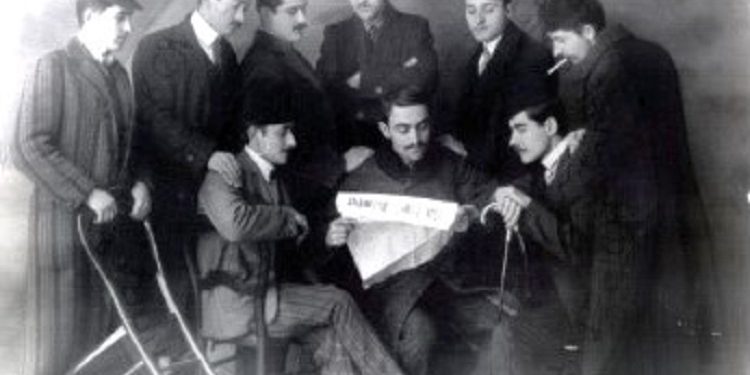 “Në letrën që ai i dërgon Fehim bej Zavalanit, një nga organizatorit kryesor të Kongresit të dytë të Manastirit, në mes të tjerash i kërkon që alfabeti…” / Historia e panjohur e atdhetarit Llambi Kotta