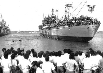 “Në molin e Himarës një peshkarexhë mori disa civilë e nënoficerin e postës kufitare dhe u nisën drejt Italisë me komandantin e policisë e 3 ushtarë, të cilët…”/ Zbulohen dokumentet sekrete, të “eksodit marsit” ‘91