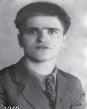 “Pas luftës, Alizotit i propozuan të bëhej anëtar i P.K.SH.-së e ta dërgonin me punë në Tiranë, por ai s’e pranoi këtë kusht dhe në korrik 1947, u arrestua…”/ Historia e panjohur librarit të famshëm të Gjirokastrës